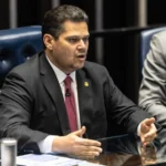 Alcolumbre critica governo lula por indicação ao stf e acusações de fisiologismo