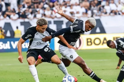 Corinthians não aproveita bom início e empata com botafogo em jogo polêmico