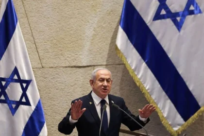 Netanyahu solicita perdão presidencial em meio a julgamento por corrupção