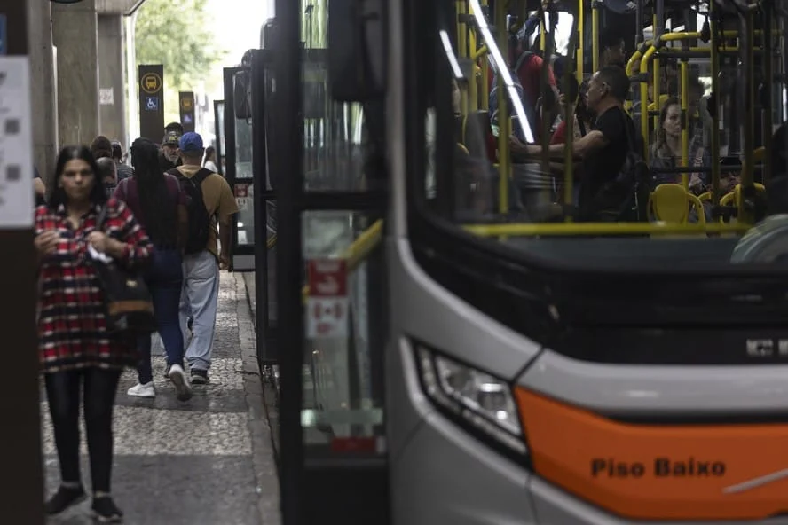 Fim da greve sp: dívida do 13º expõe crise e tensão na