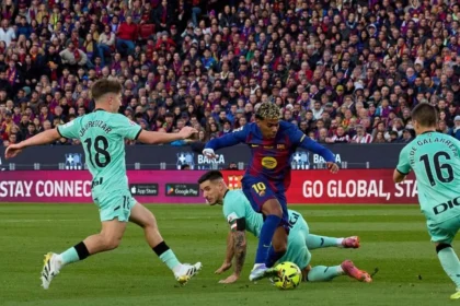 Polêmica: pai de yamal retirado de jogo do barça. O que houve?