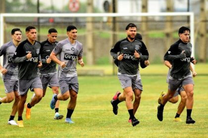 2025/12 — jogadores da ponte preta anunciam greve por atraso de salários