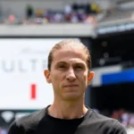 2025/12 — flamengo avalia opções para substituir filipe luís em 2026