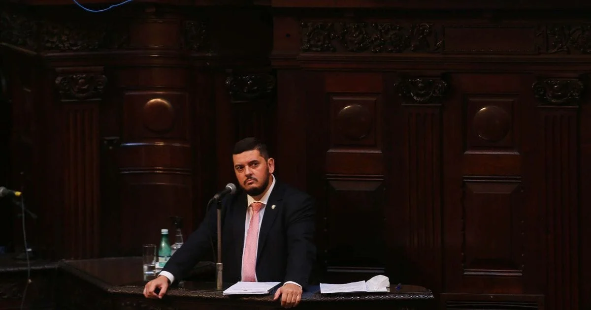 Título: alerj em choque: prisão de bacellar abala governo do rio!