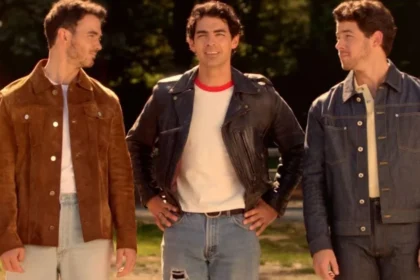 Jonas brothers: camp rock 3 revelado! E demi lovato?