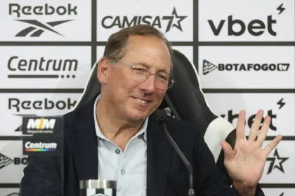 Textor afunda lyon? ‘transferências fantasmas’ assombram clube francês