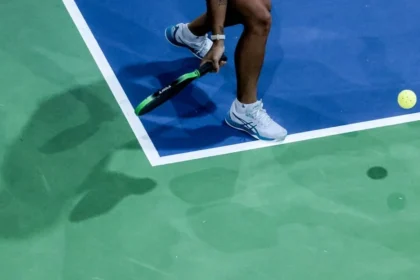 Pickleball em crise: cidade da califórnia bane esporte pelo barulho