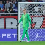 2025/12 — safonov, herói do psg, defendeu pênaltis com mão fraturada