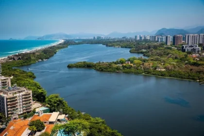 Vasco x flu: polícia evita tragédia de torcidas no maracanã
