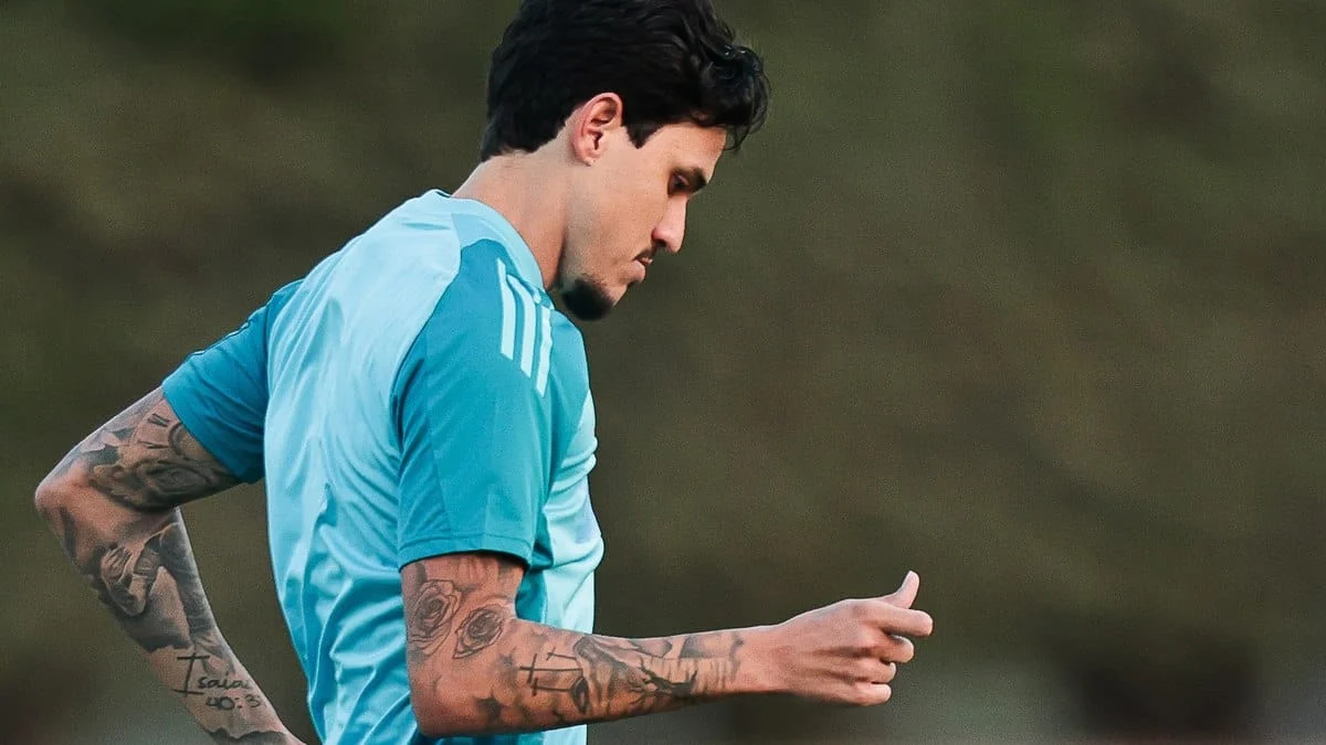 2025/12 — pedro pode ser titular no flamengo; filipe luís planeja time “fresco” contra