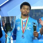 2025/12 — neres brilha e integra a elite de brasileiros multicampeões no napoli