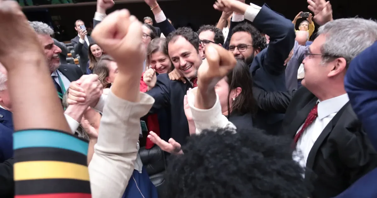 2025/12 — a reviravolta de glauber braga: como indefinição de votos e apoio do centrão salvaram o mandato do deputado na câmara