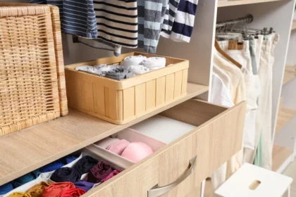 2025/12 — truque natural com canela: como afastar mofo e traças do guarda roupa e deixar suas roupas cheirosas