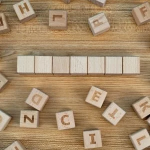 Concordância nominal: entenda as exceções do plural em palavras invariáveis