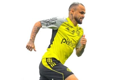 Michael rescinde contrato com o flamengo: jogador está livre no