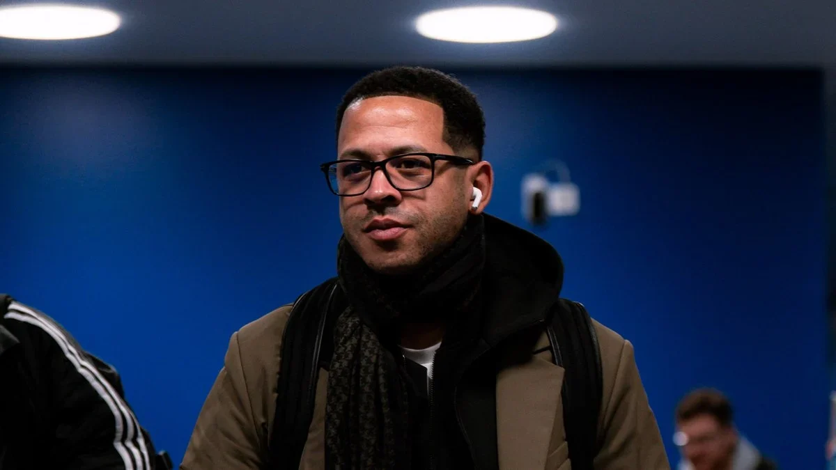 Chelsea mira liam rosenior, promissor técnico do strasbourg na ligue 1