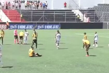 Copinha 2026: jogo paralisado por calor extremo e gramado sintético