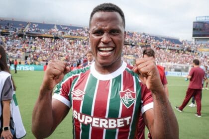 A disputa por jhon árias: fluminense, palmeiras e a cláusula de preferência