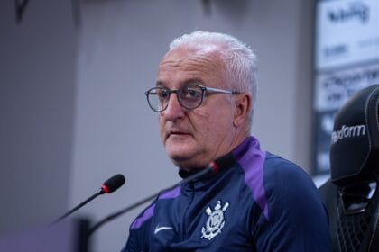 Dorival j&uacute;nior atribui derrota a calend&aacute;rio e pede refor&ccedil;os para o corinthians