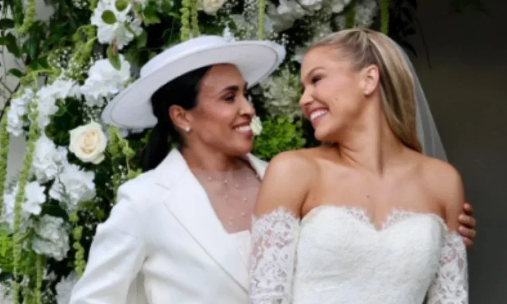 Marta e carrie lawrence oficializam união em cerimônia na flórida