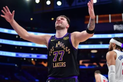 Especialistas da nba questionam o futuro de luka doncic nos lakers devido a dificuldades defensivas