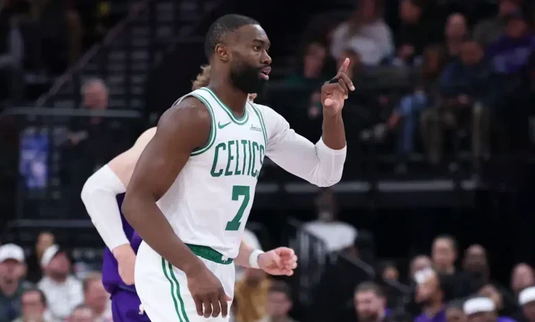 Jaylen brown brilha com 50 pontos e igualar recorde pessoal na vitória do boston celtics sobre os clippers
