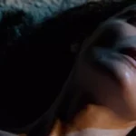 Filme “se eu tivesse pernas, eu te chutaria” expõe o isolamento materno e a solidão feminina