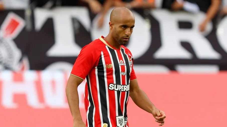 Lucas moura fora do choque rei: trauma com gramado sintético e