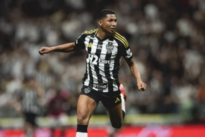 Rony no corinthians? Palmeirenses explodem em debate intenso sobre legado,