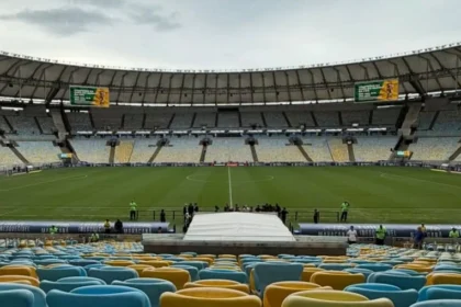 Chuva torrencial paralisa clássico fla flu no maracanã pelo campeonato carioca: