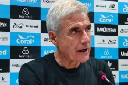 Luís castro, técnico do grêmio, se desculpa por expressão ‘dia