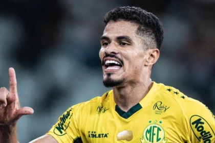 Quem é lucas ramon? Lateral direito se libera do mirassol e