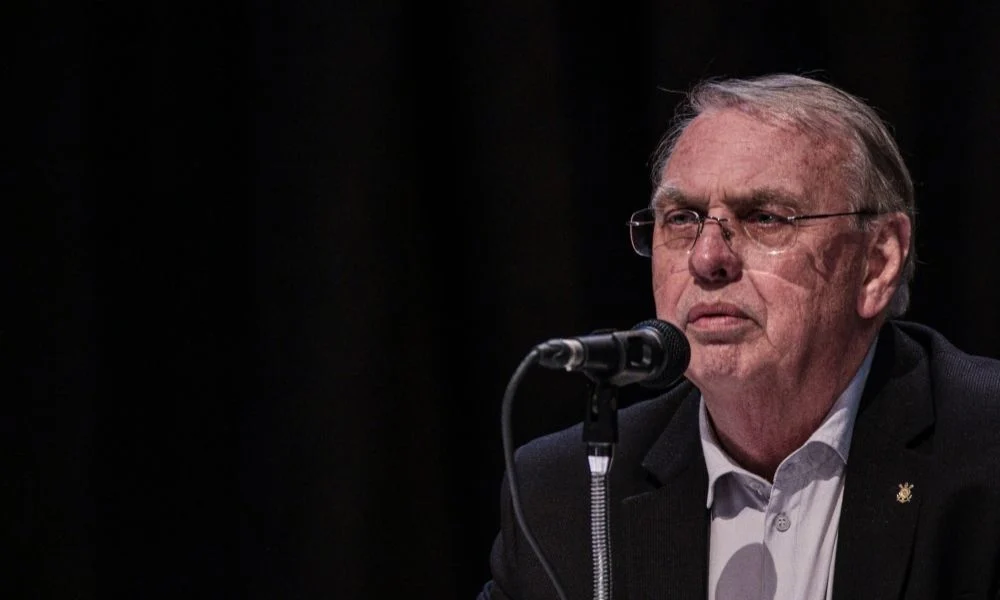 Corinthians revoga transfer ban: mercado aberto e dívidas pendentes