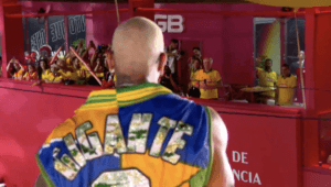 Ancelotti curte carnaval de salvador e recebe pedido inusitado sobre