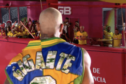 Ancelotti curte carnaval de salvador e recebe pedido inusitado sobre