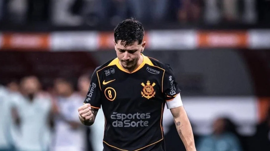 Garro é titular no corinthians contra bragantino pelo brasileirão; veja