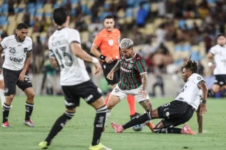 Golaço de ‘chapéu e cabeça’ de lucho acosta garante vitória