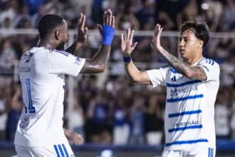 Cruzeiro vence urt por 2 a 1 com gols de