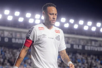 Dublador gustavo machado detalha fúria de neymar com zagueiro após