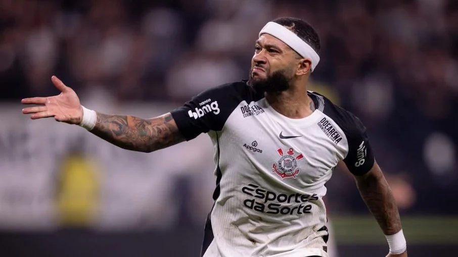 Memphis depay expressa forte desejo de renovar com corinthians e