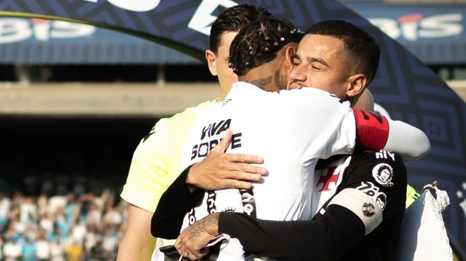 Neymar envia mensagem de apoio emocionante a philippe coutinho após