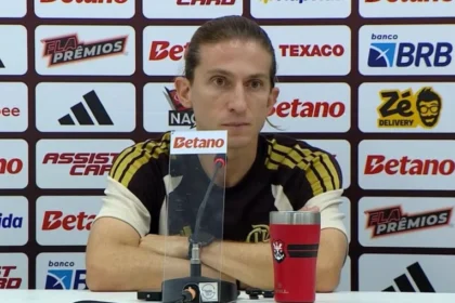 Filipe luís decifra o enigma de lucas paquetá no flamengo: