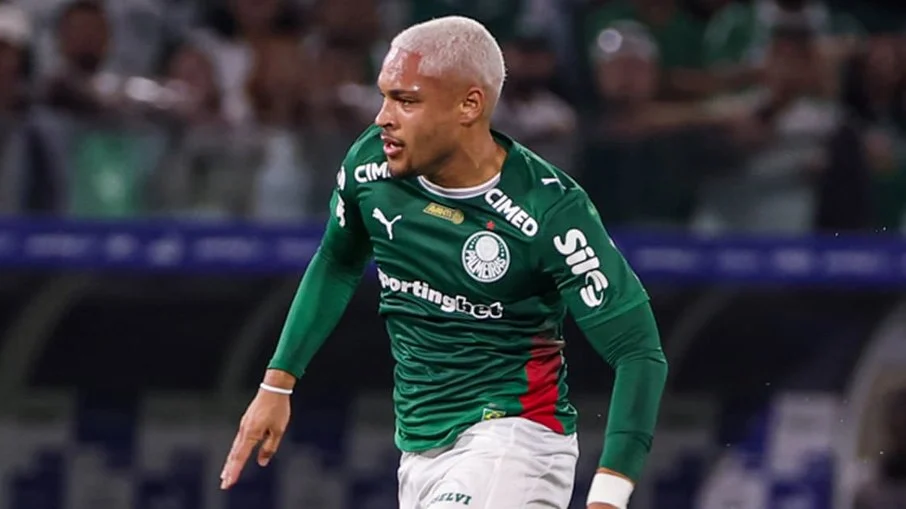 Vitor roque brilha com dois gols e palmeiras abre 2