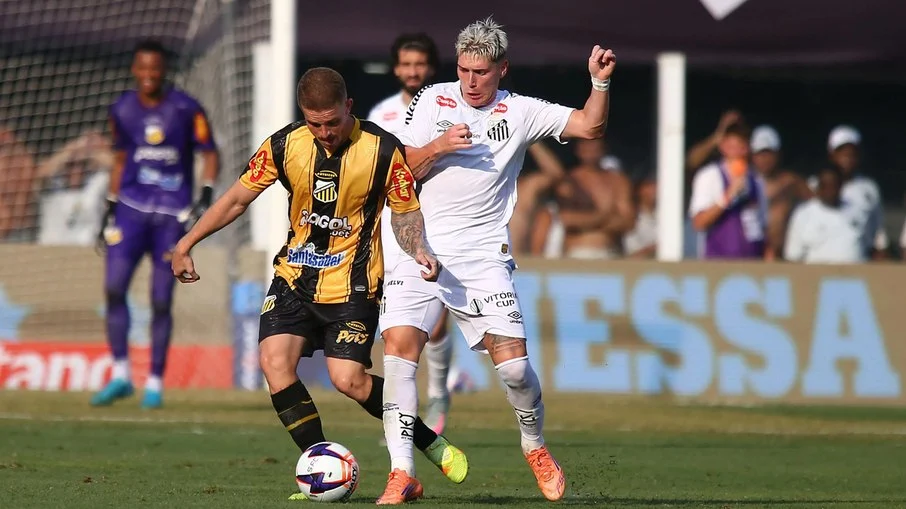 Novorizontino vence santos com gol épico de léo naldi aos