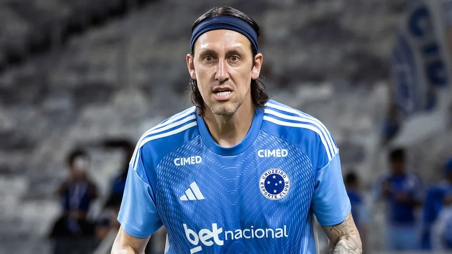 O reencontro marcante: tite e cássio, ídolos do corinthians, agora