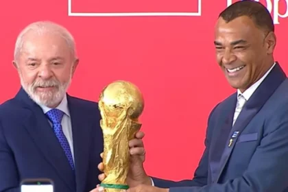 Tour da taça da copa do mundo em brasília: presidente