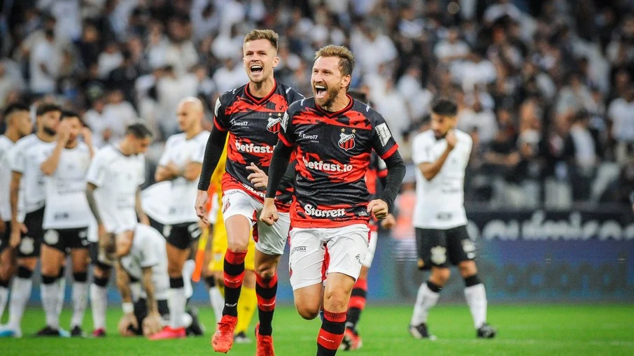 Corinthians e o fantasma dos azarões: relembre as eliminações inesperadas