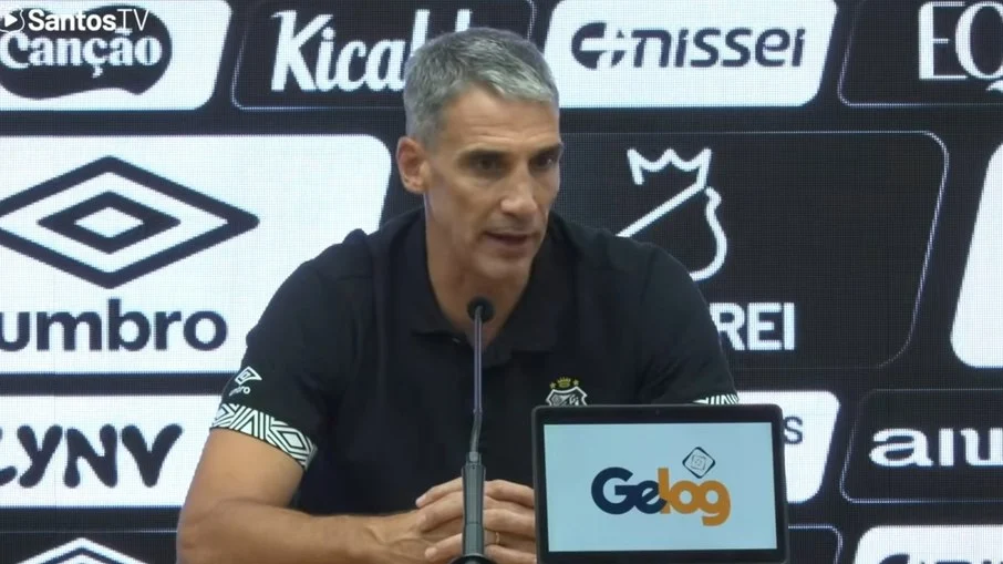 Vojvoda assume erros no santos, nega crise interna no vestiário