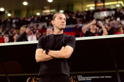 Filipe luís rejeita desculpas após supercopa, critica expulsão ‘inédita’ de