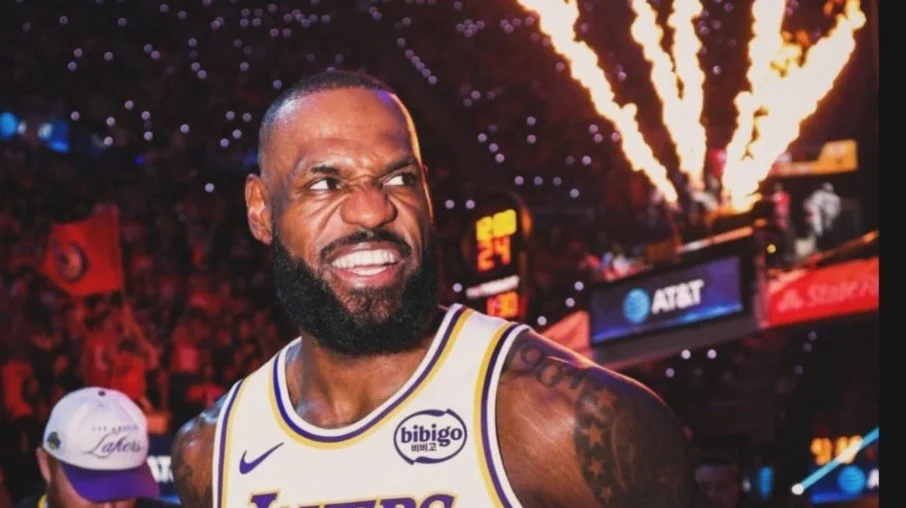 Lebron james faz história com 22ª escolha para o all star